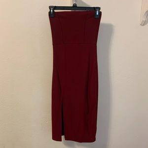 Maroon strapless dress with slit